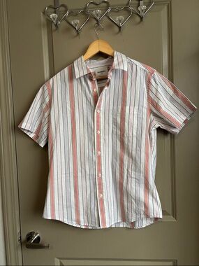 Goodfellow & Co White Short-Sleeve Button-Up Shirt with Coral & Gray Stripes